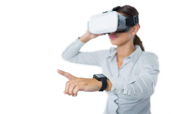 Uitvoerend met behulp van virtual reality headset — Stockfoto