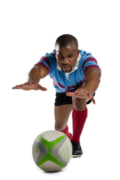 Rugby oynayan erkek oyuncu — Stok fotoğraf
