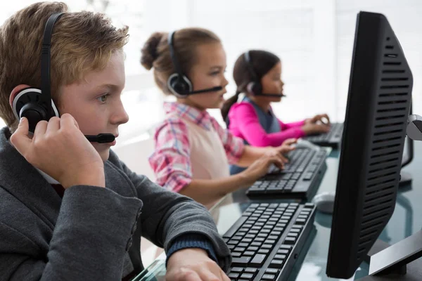 Kids as customer care executive working — Stock Photo, Image
