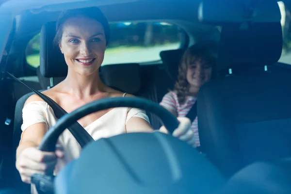 Femme voiture de conduite — Photo