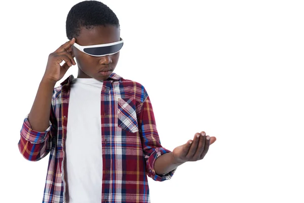 Boy using virtual reality glasses — Stock Photo, Image