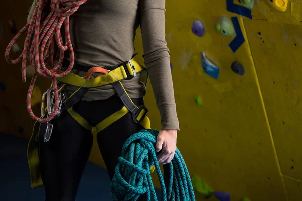 Vrouw met touw in de fitness-studio — Stockfoto