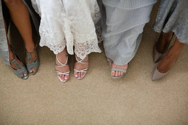 Lage deel van de bruid en de Bruidskinderen — Stockfoto