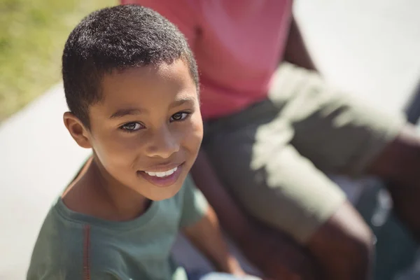 Smiling boy looking at camera — Stock Photo, Image