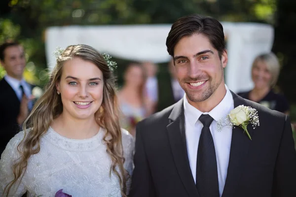 Portrait of happy couple — Stock Photo, Image