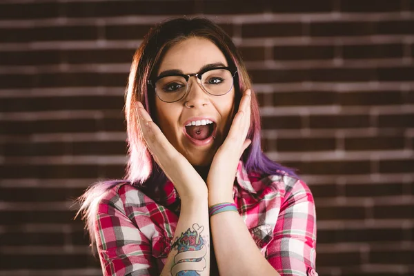 Impactado mujer en gafas — Foto de Stock