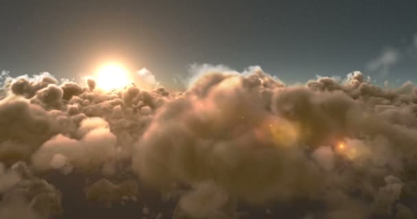 Nubes humeantes y luz solar brillante — Vídeos de Stock