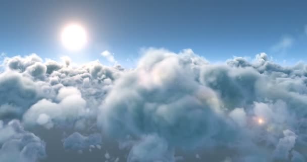 Nubes blancas esponjosas y sol brillante — Vídeo de stock