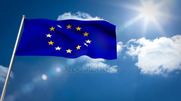 Bandera europea contra el cielo en un día soleado — Vídeos de Stock