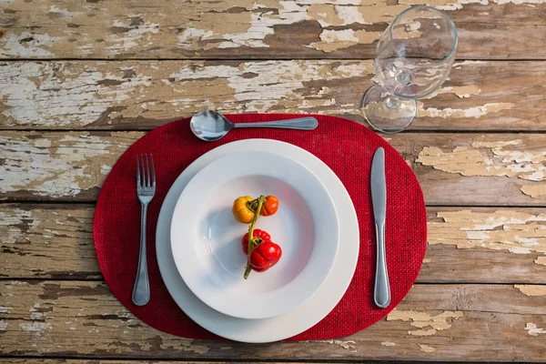 Tomaten, geserveerd in plaat — Stockfoto