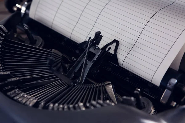 Primer plano de la máquina de escribir vintage — Foto de Stock