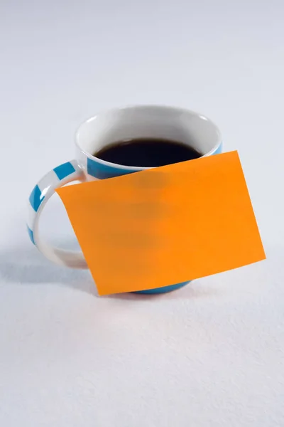 Fekete kávé, üres feljegyzést — Stock Fotó