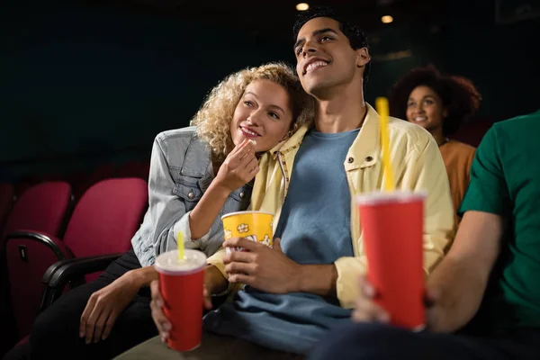 Couple watching movie in theatre — Stock Photo, Image