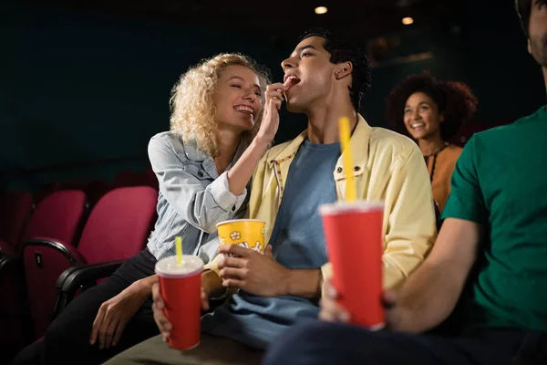Couple watching movie in theatre — Stock Photo, Image