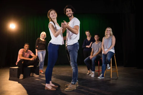 Actors practicing play on stage — Stock Photo, Image