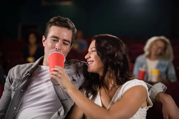 Couple watching movie in theatre — Stock Photo, Image