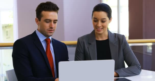 Business people in conference center — Stock Video