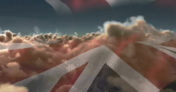 Σημαία της Αγγλίας κουνώντας ενάντια του ουρανού και τα σύννεφα — Αρχείο Βίντεο