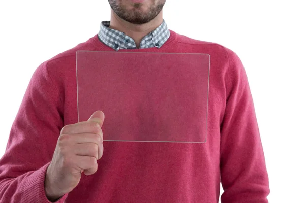 Man met glas digitale tablet — Stockfoto