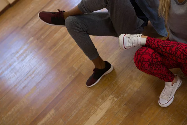 Low section of dancers rehearsing — Stock Photo, Image