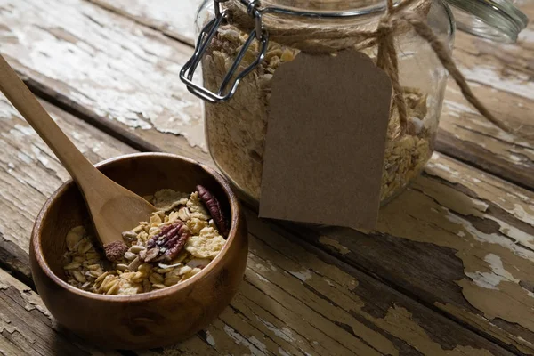 Ciotola di cereali per la colazione con vaso — Foto Stock