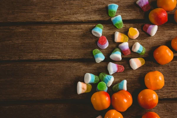 Vista aérea de colorida comida dulce en la mesa —  Fotos de Stock