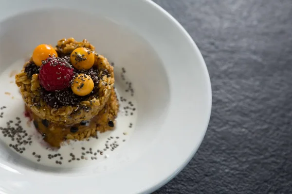 Barras de granola con frambuesa y baya dorada — Foto de Stock