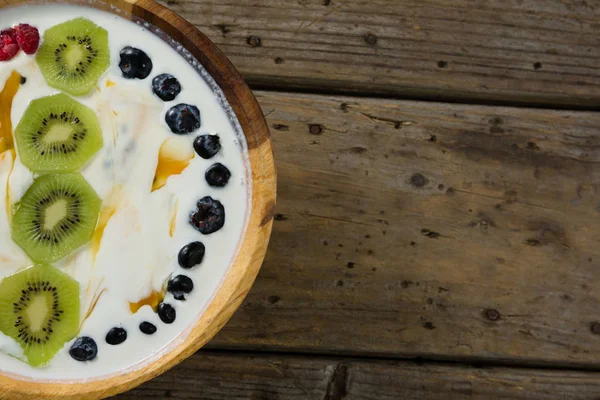 Kiwi breakfast in bowl — Stock Photo, Image