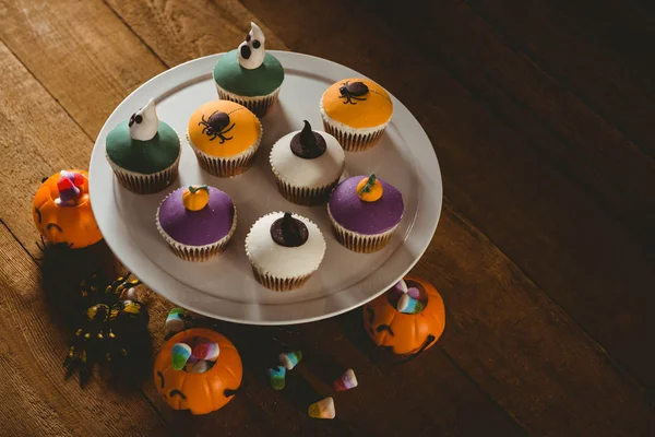 Bolos de xícara com decorações durante o Halloween — Fotografia de Stock