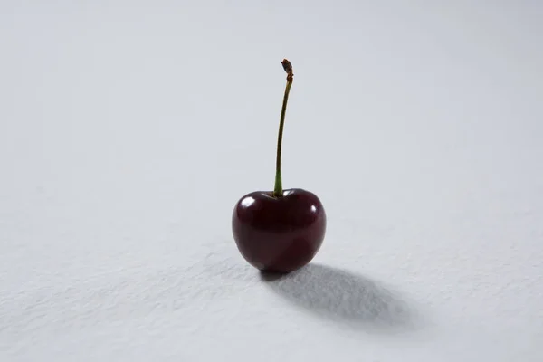 Fruta de cereza sobre fondo blanco —  Fotos de Stock