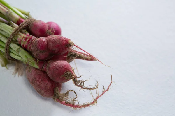 Beetroots op een witte achtergrond — Stockfoto