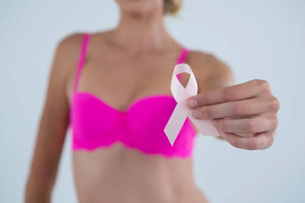 Woman in pink bra — Stock Photo, Image