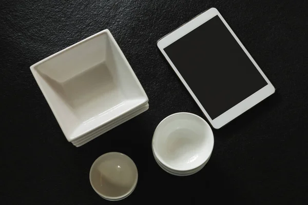 다양 한 유형의 태블릿 플라스틱 그릇 — 스톡 사진