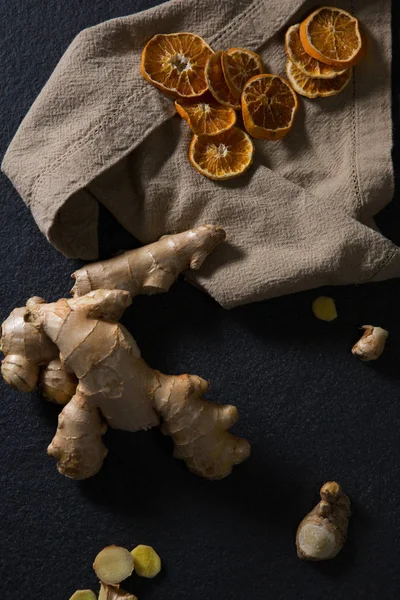 Gengibre e laranja seca fatiados — Fotografia de Stock