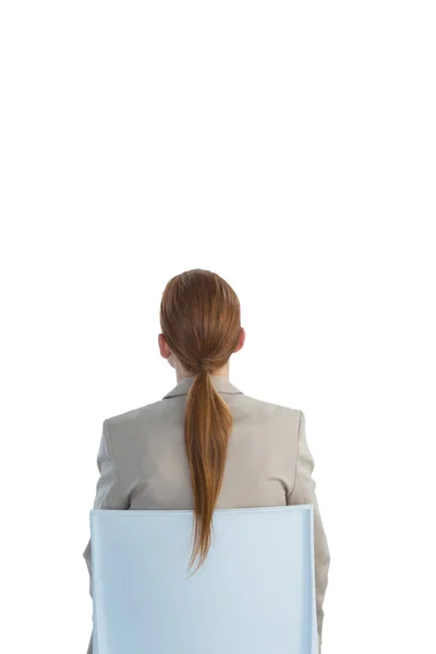 Empresária sentada na cadeira — Fotografia de Stock