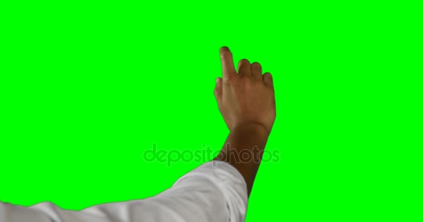 Το χέρι ενός προσώπου που αγγίζουν ψηφιακή οθόνη — Αρχείο Βίντεο
