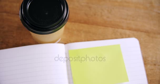 Caffè con organizzatore e nota adesiva — Video Stock