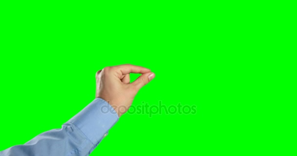 Mano de un hombre tocando la pantalla digital — Vídeo de stock