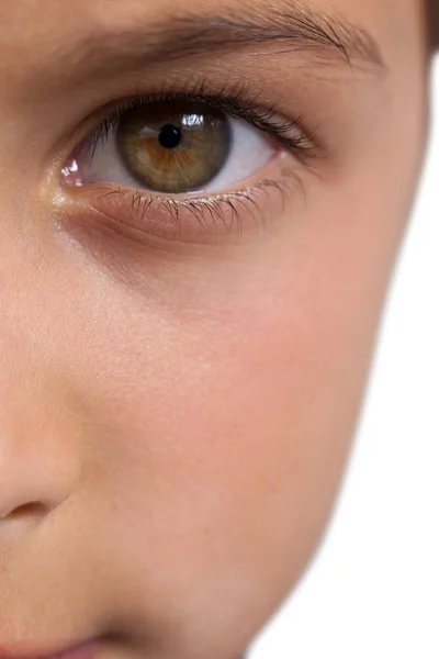 Chlapec s oříškově hnědé oči — Stock fotografie