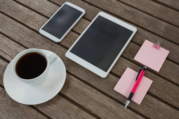 Café, téléphone, tablette, stylo — Photo