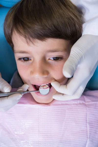 Equipo de retención de dentistas — Foto de Stock