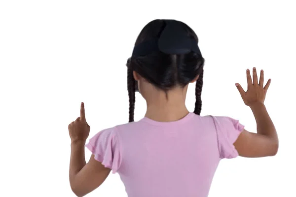 Girl using virtual reality headset — Stock Photo, Image