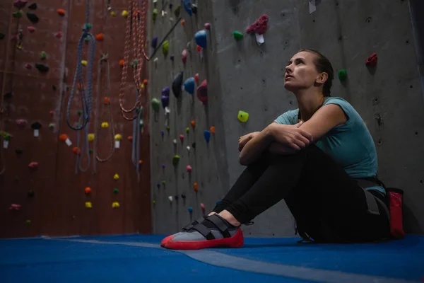 Doordachte atleet opzoeken — Stockfoto