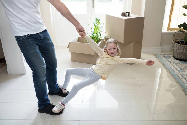 Far och dotter har roligt — Stockfoto