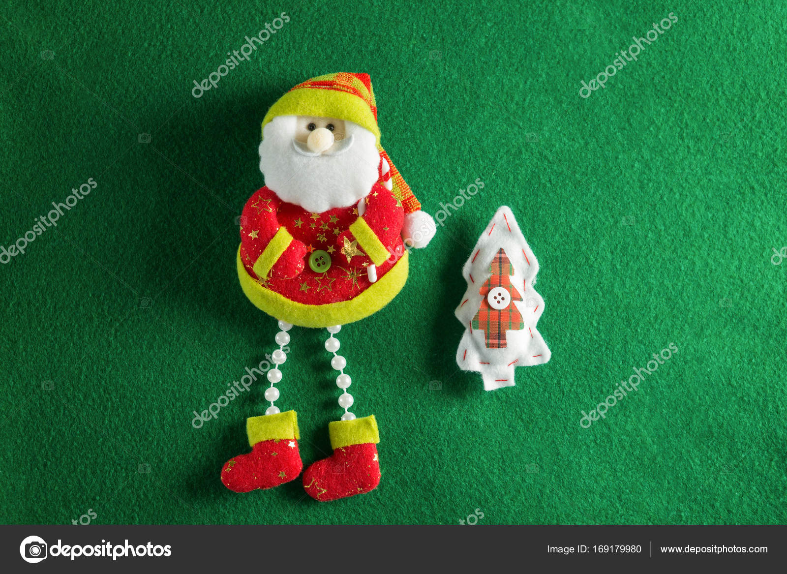 adornos navideños hechos a mano — Foto de stock © Wavebreakmedia ... adornos navideños hechos a mano — Foto de stock © Wavebreakmedia ...