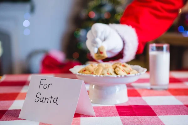 Café da manhã para Papai Noel mantido na mesa — Fotografia de Stock