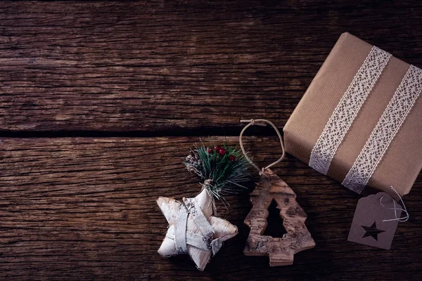 Cajas de regalo y decoración de Navidad —  Fotos de Stock