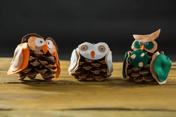 Owl made with pine cones — Stock Photo, Image