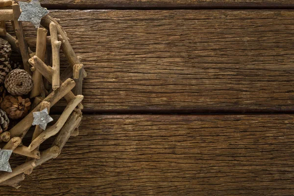 Decoraciones de Navidad en la mesa de madera — Foto de Stock