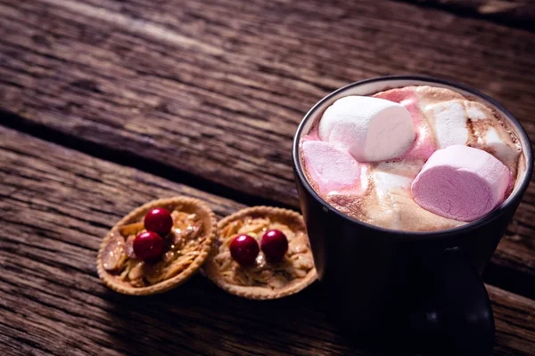 Galletas y chocolate caliente — Foto de Stock